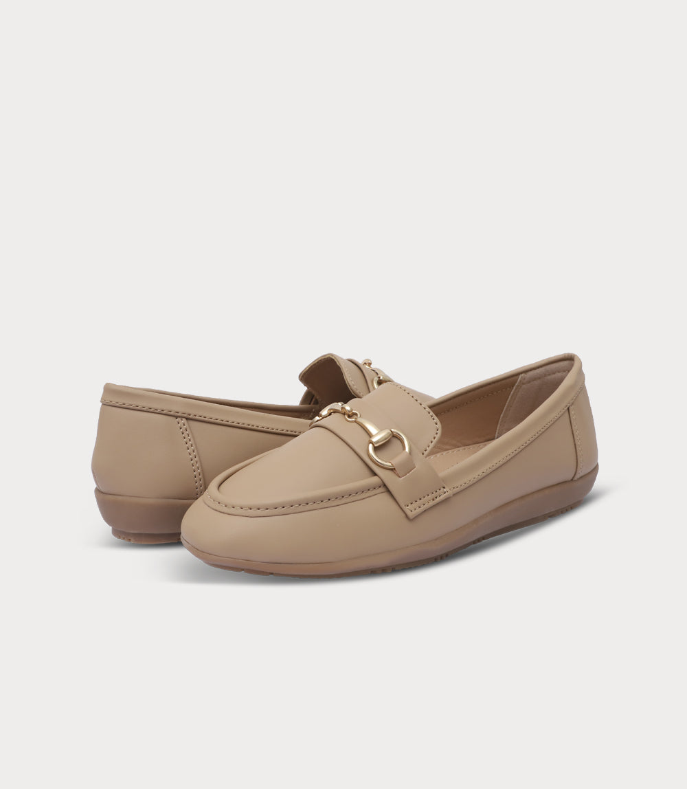 Elegant Loafers for Girls with Gold Buckle Detail