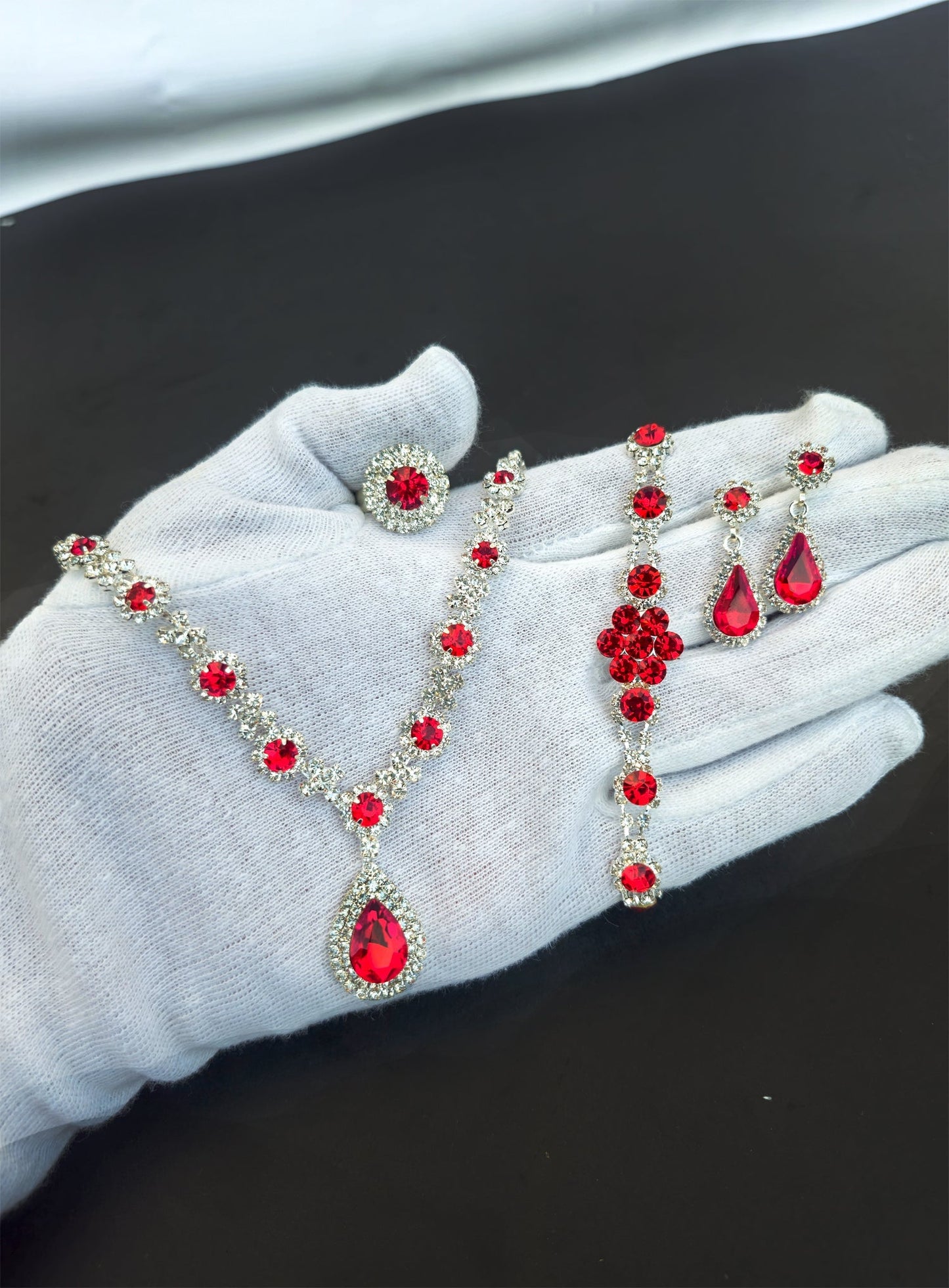 A Silver Elegance: Zircon Sparkle Jewellery Set (4-in-1)