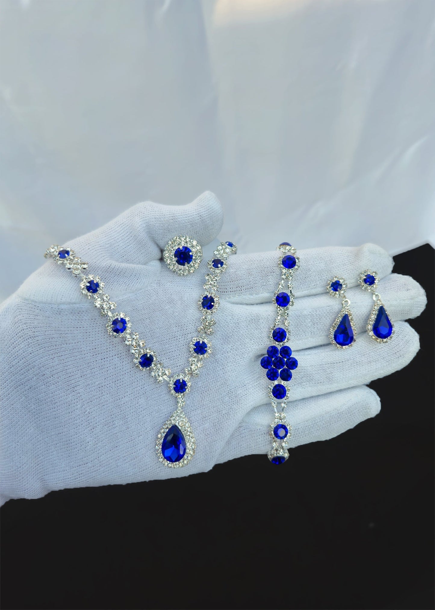 A Silver Elegance: Zircon Sparkle Jewellery Set (4-in-1)