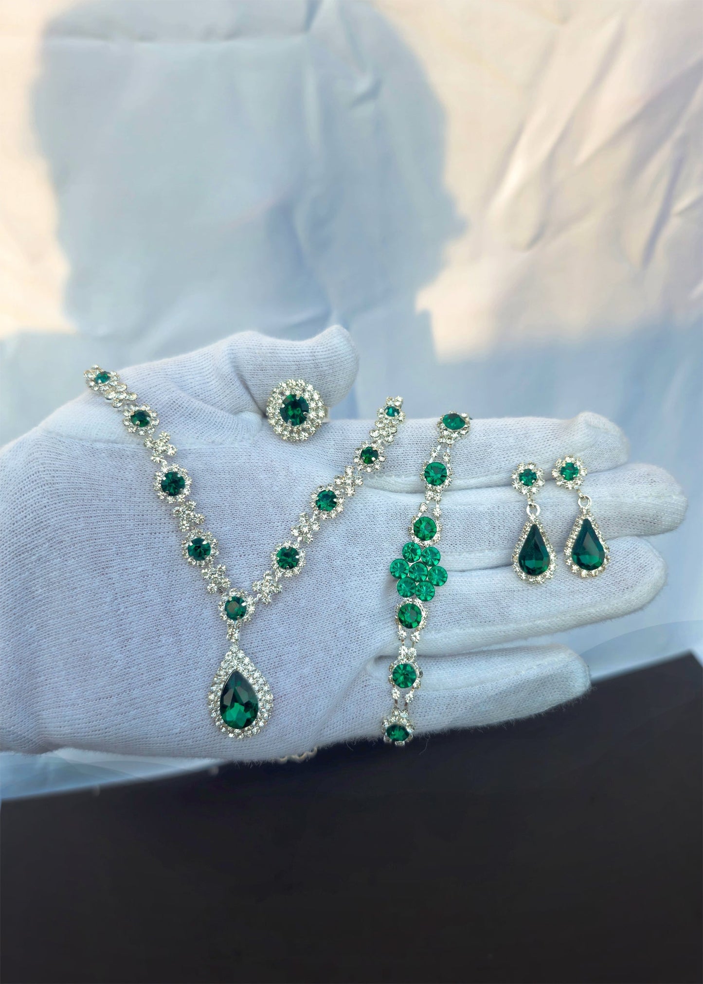 A Silver Elegance: Zircon Sparkle Jewellery Set (4-in-1)